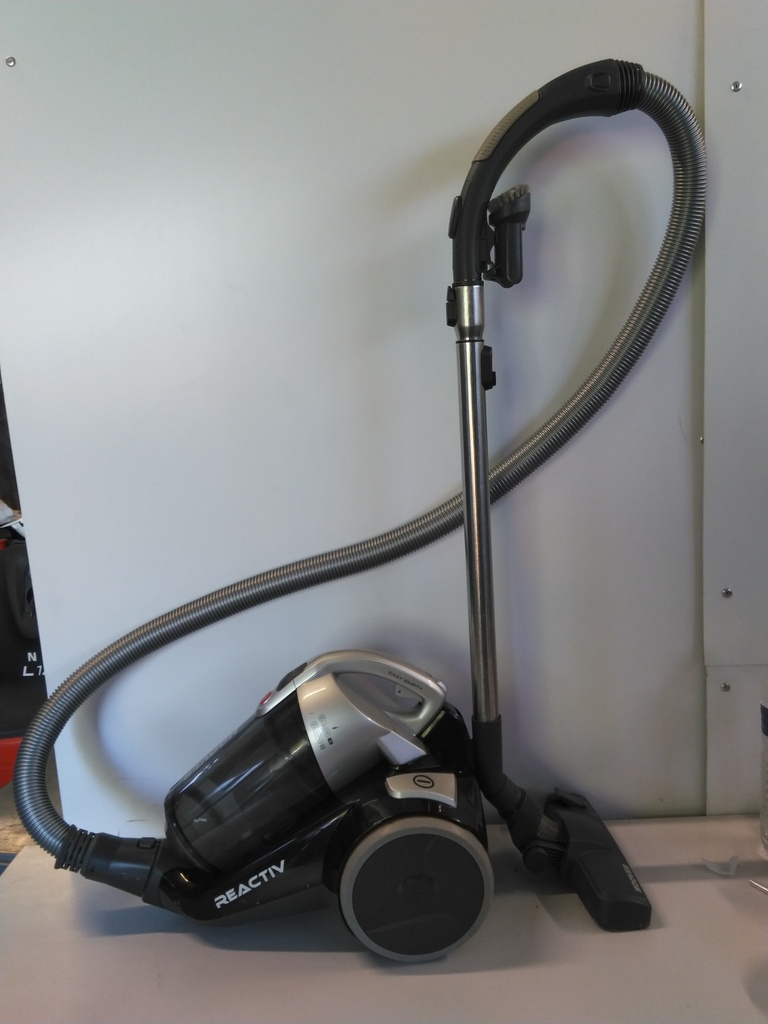 Aspirateur traineau Hoover sans sac Liquid Affaires