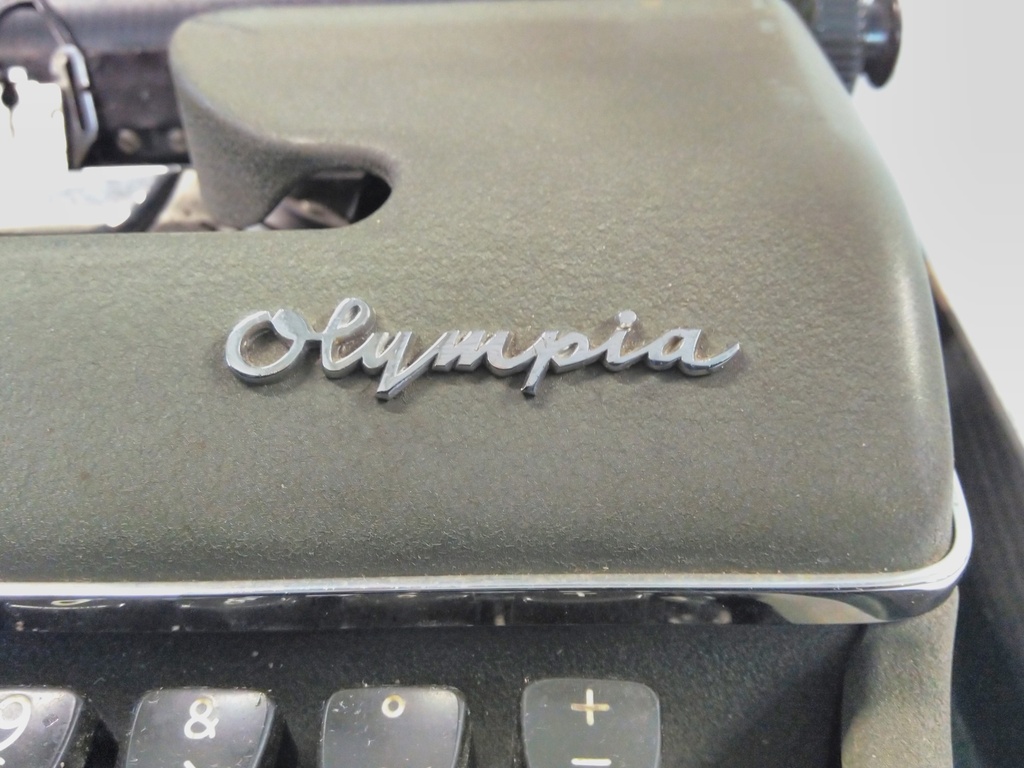 Machine à écrire Vintage Olympia luxe