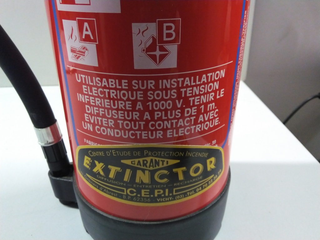 Extincteur eau pulvérisée avec additif