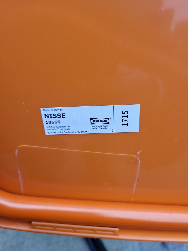 Chaises pliantes plastiques oranges