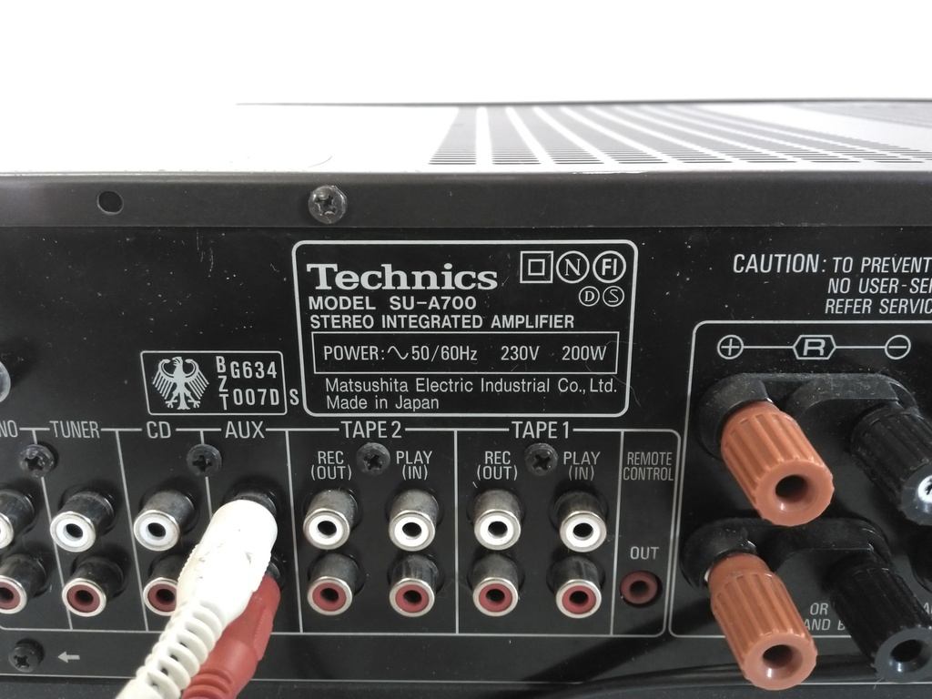 Ampli stéréo Technics 200w