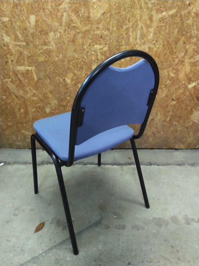 Chaise de réunion bleue