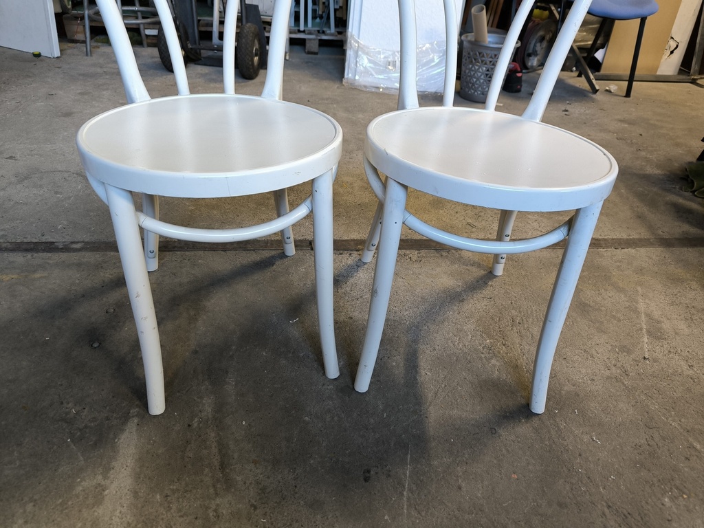 Paire de chaises type bistrot