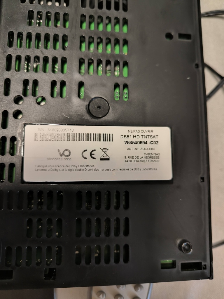 Décodeur satellite avec carte TNTSAT