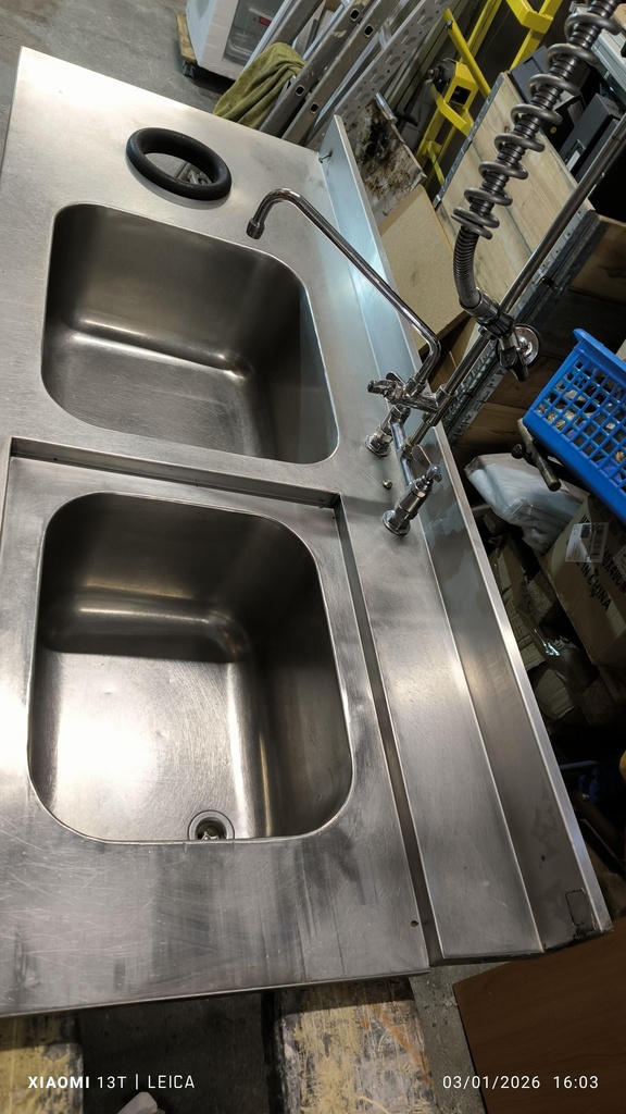 Plonge 2 bacs + évacuation déchets