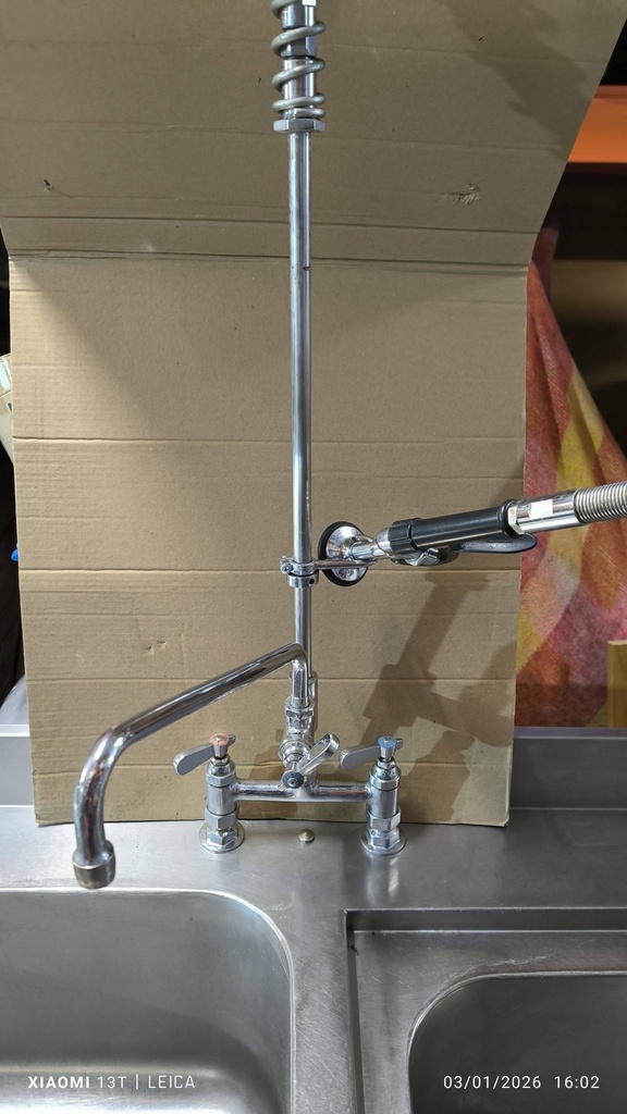 Plonge 2 bacs + évacuation déchets