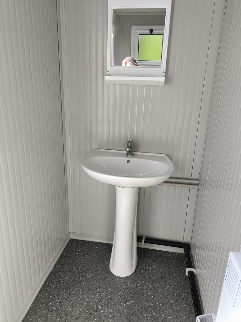 Bungalow sanitaire 6x2.5m 2022