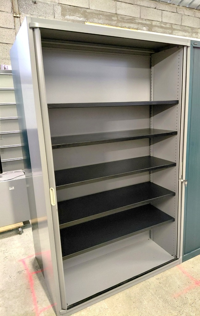 Armoire métallique 462 à rideaux