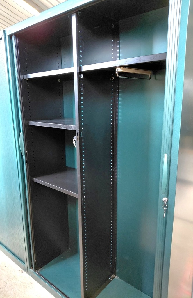 Armoire vestiaires 446 à rideaux