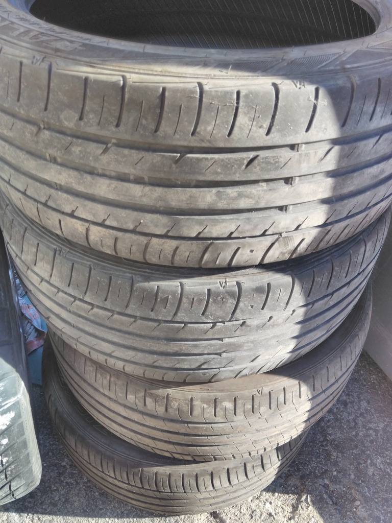 Pneus 205/45x16 Falken