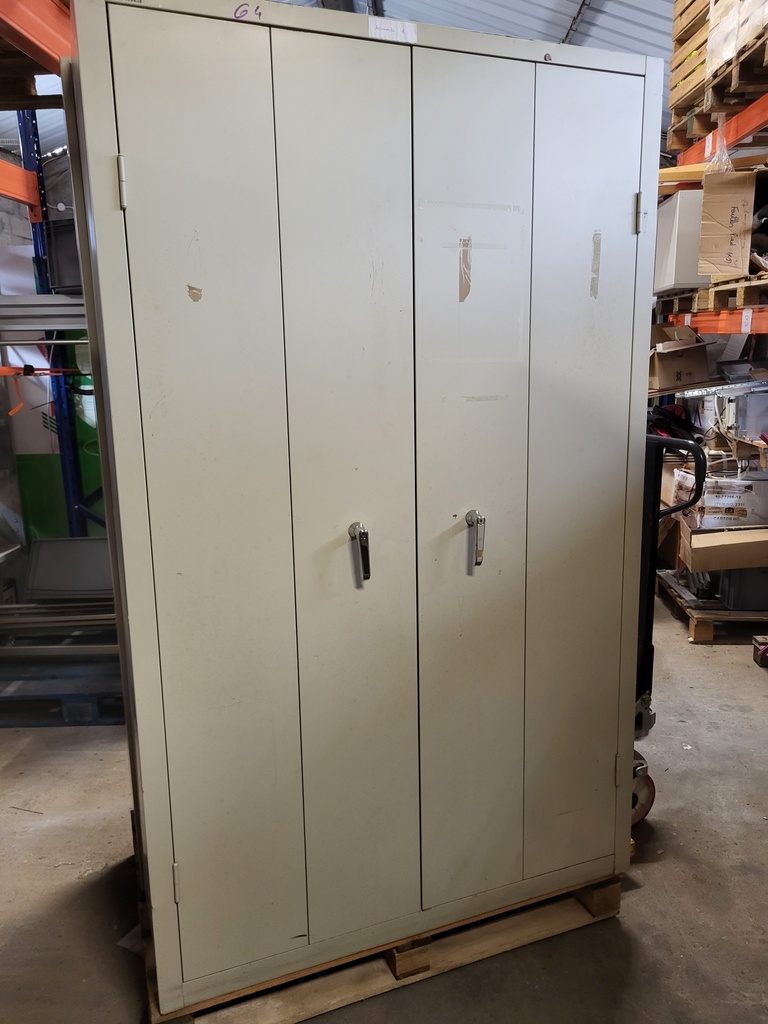 Armoire métallique 64 pour atelier