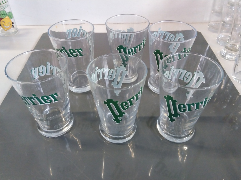 6 verres Perrier
