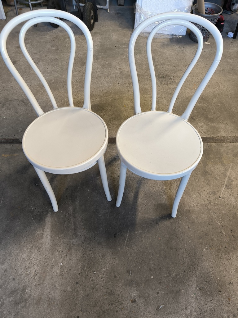 Paire de chaises type bistrot
