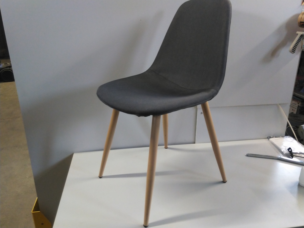 Chaise design grise