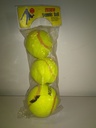 Balles de tennis sous plastique