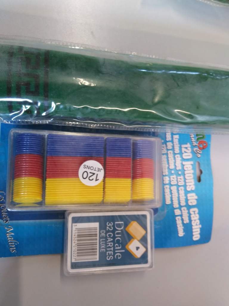 Set de jeux traditionnels avec cartes, jetons et tapis. Super cadeau