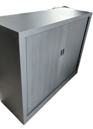 [Z4] Armoire basse 381 à rideaux