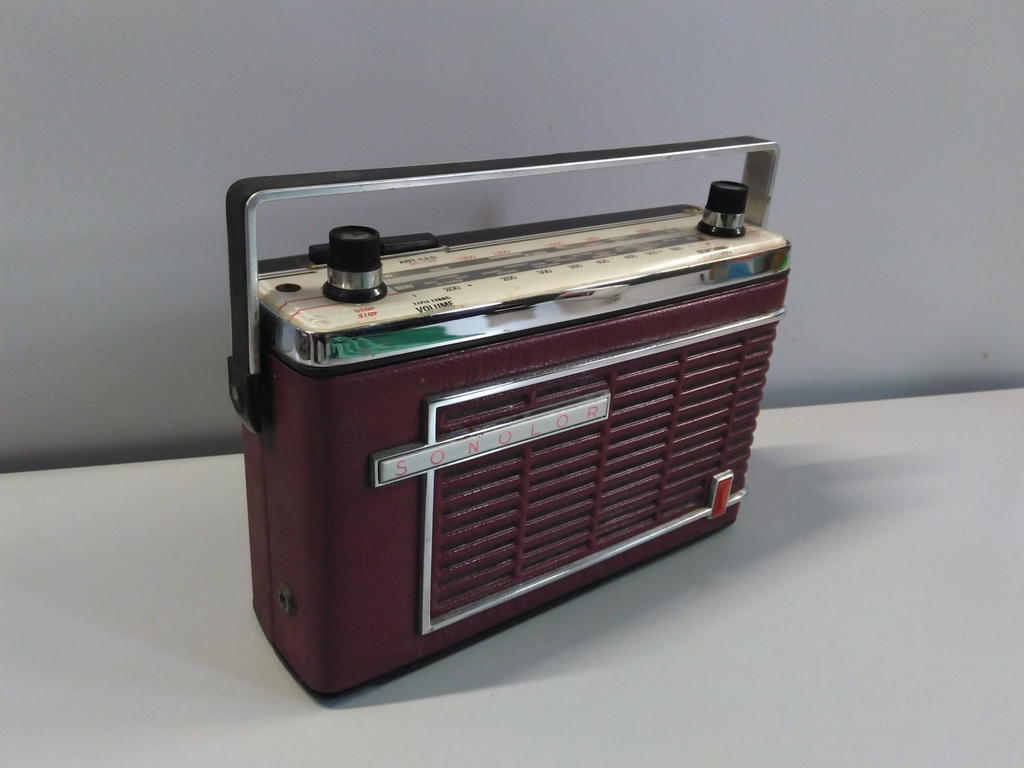 Poste De Radio Vintage - état Fonctionnel - Déco Industriel